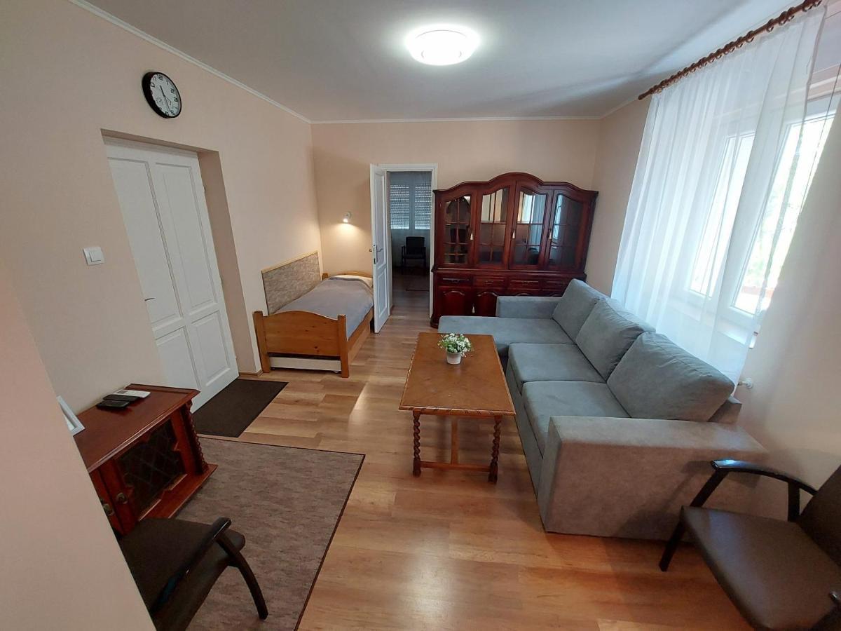 Hotel E-Tekergők Háza Bukkzserc Exterior foto